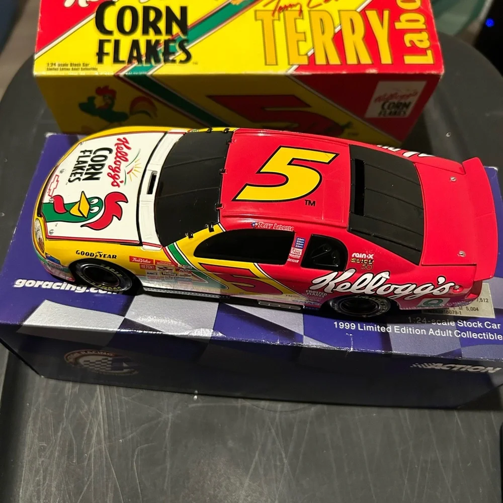 Terry Labonte Corn Flakes 1/24 scale Red and Yellow Race Car Toy. 1 of 7512 made - Picture 1 of 14